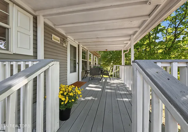 Photo 3 of Sale Pending at 501 Park Ave, Clinton, TN 37716 | MLS# 1354393 | Listing updated on 2026-09-14