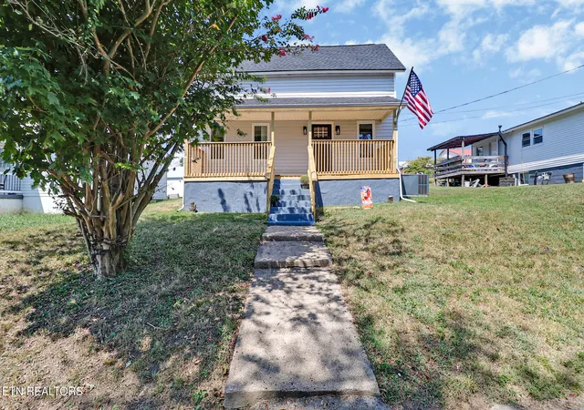 Photo 2 of Single family home for sale at 213 Birch St, Harriman, TN 37748 | MLS# 1354369 | Listing updated on 2026-09-13