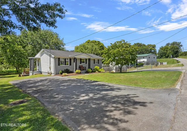 Photo 2 of Sale Pending at 2836 Black Oak Rd, Jefferson City, TN 37760 | MLS# 1354299 | Listing updated on 2026-09-10