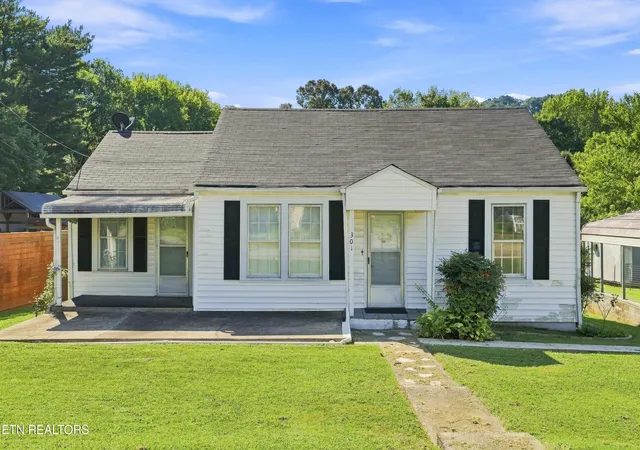 Photo 1 of Single family home for sale at 301 W Main St, Niota, TN 37826 | MLS# 1354272 | Listing updated on 2026-09-03