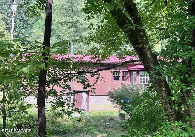 Photo 3 of Single family home for sale at 116 Spencer Dr, Harriman, TN 37748 | MLS# 1354552 | Listing updated on 2026-09-24