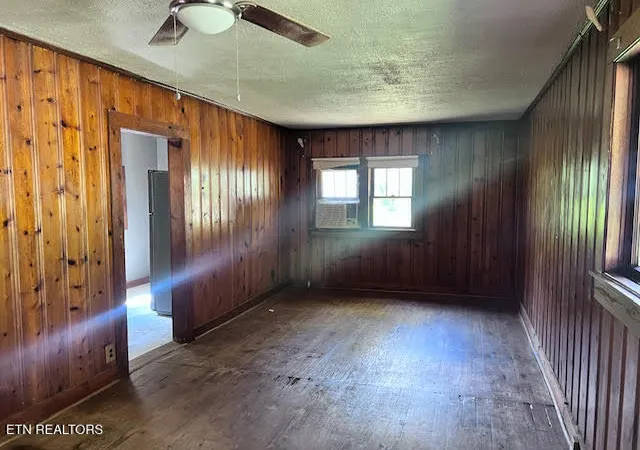 Photo 4 of Single family home for sale at 116 Spencer Dr, Harriman, TN 37748 | MLS# 1354552 | Listing updated on 2026-09-24