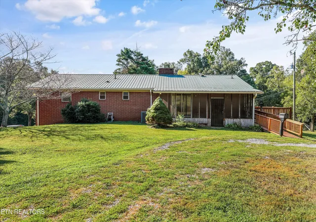Photo 3 of Sale Pending at 985 Lane Dr, Friendsville, TN 37737 | MLS# 1354352 | Listing updated on 2026-09-06