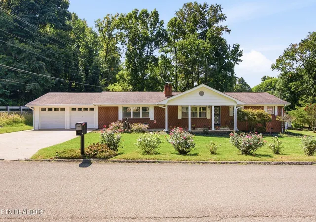 Photo 1 of Single family home for sale at 4101 Genny Lynn Dr, Knoxville, TN 37918 | MLS# 1354387 | Listing updated on 2026-09-04