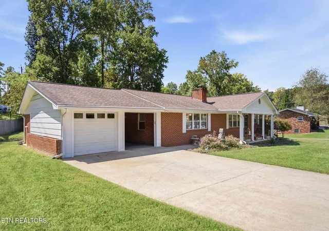 Photo 2 of Single family home for sale at 4101 Genny Lynn Dr, Knoxville, TN 37918 | MLS# 1354387 | Listing updated on 2026-09-04