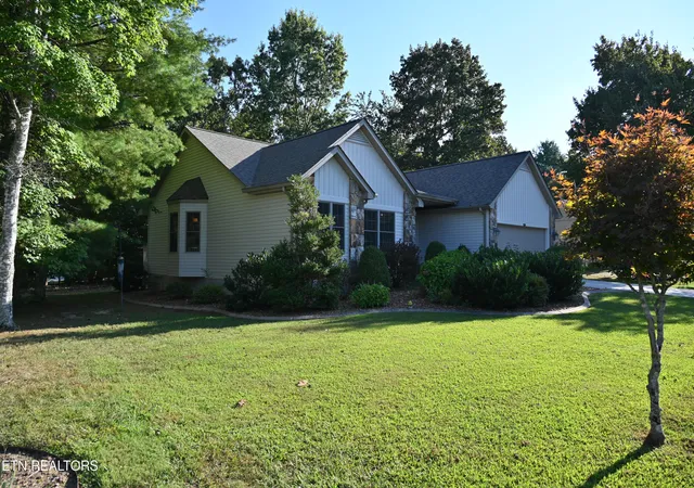 Photo 1 of Single family home for sale at 124 Windsor Rd, Crossville, TN 38558 | MLS# 1354379 | Listing updated on 2026-09-04