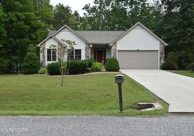 Photo 1 of Single family home for sale at 124 Windsor Rd, Crossville, TN 38558 | MLS# 1354379 | Listing updated on 2026-09-23