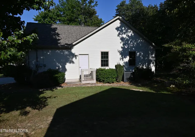 Photo 2 of Single family home for sale at 124 Windsor Rd, Crossville, TN 38558 | MLS# 1354379 | Listing updated on 2026-09-04