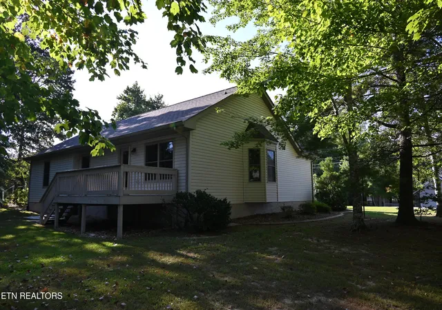 Photo 2 of Single family home for sale at 124 Windsor Rd, Crossville, TN 38558 | MLS# 1354379 | Listing updated on 2026-09-04