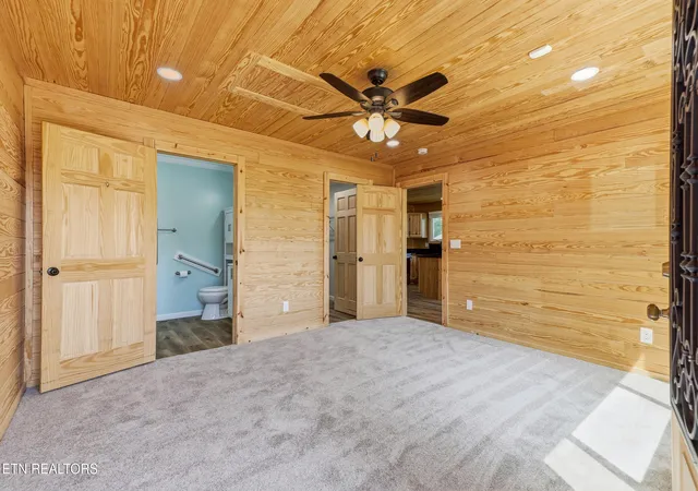 Photo 3 of Single family home for sale at 802 Cusick Cir, Lenoir City, TN 37772 | MLS# 1354328 | Listing updated on 2026-09-04