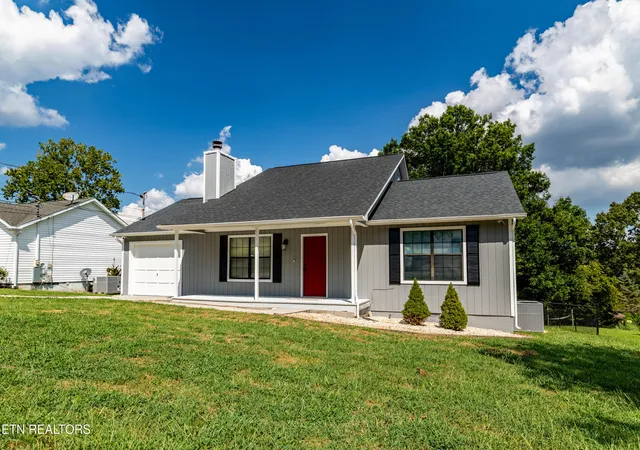 Photo 2 of Single family home for sale at 2423 Chimney Ridge Rd, Knoxville, TN 37923 | MLS# 1354302 | Listing updated on 2026-09-18