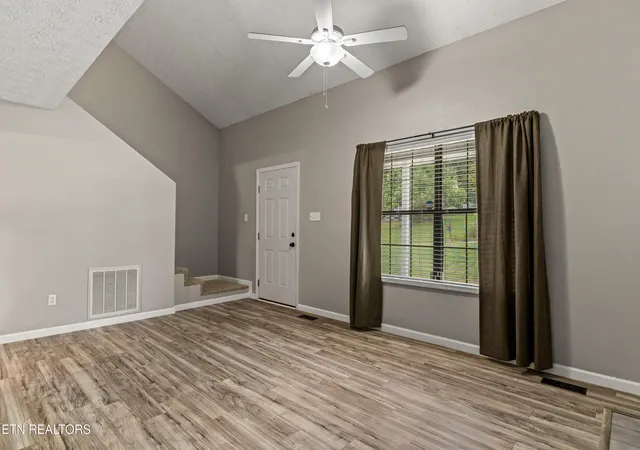Photo 3 of Single family home for sale at 2423 Chimney Ridge Rd, Knoxville, TN 37923 | MLS# 1354302 | Listing updated on 2026-09-18