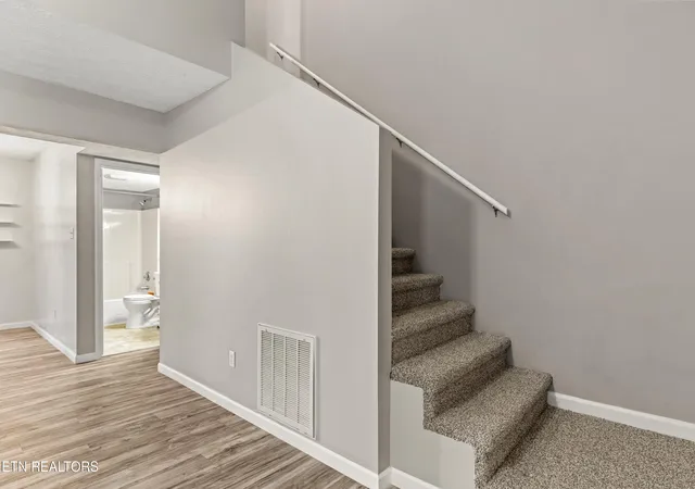 Photo 4 of Single family home for sale at 2423 Chimney Ridge Rd, Knoxville, TN 37923 | MLS# 1354302 | Listing updated on 2026-09-18
