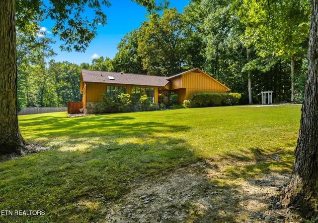 Photo 3 of Single family home for sale at 372 Fallen Oak Cir, Seymour, TN 37865 | MLS# 1354303 | Listing updated on 2026-09-25