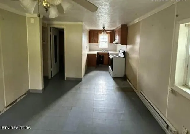 Listing Photo 5 - Condo for sale in building located at 408 Gaines St, Kingsport, TN 37664