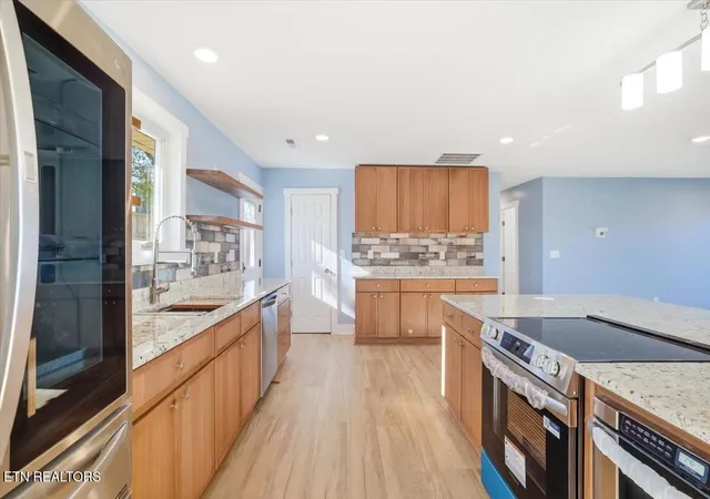 Photo 3 of Single family home for sale at 743 Garrett Rd, Dandridge, TN 37725 | MLS# 1354306 | Listing updated on 2026-09-03