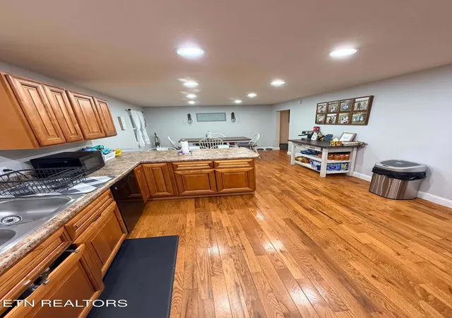 Photo 4 of Single family home for sale at 212 Norfolk Cir, Harrogate, TN 37752 | MLS# 1354357 | Listing updated on 2026-09-22