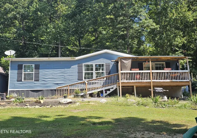 Photo 1 of Sale Pending at 810 Chestnut Grv Rd, New Tazewell, TN 37825 | MLS# 1354329 | Listing updated on 2026-09-04