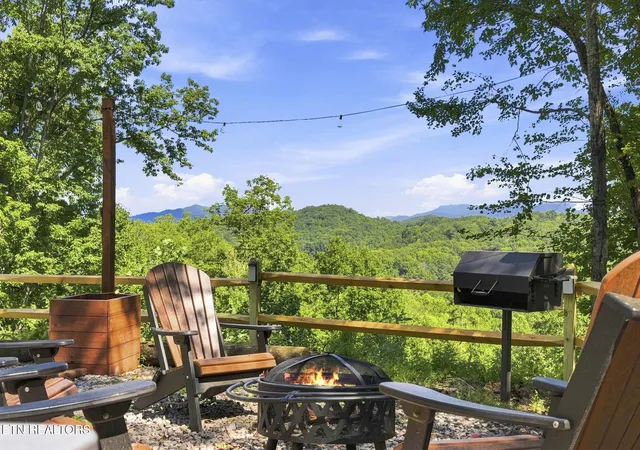 Photo 3 of Single family home for sale at 4361 Oakland Way #3, Gatlinburg, TN 37738 | MLS# 1354331 | Listing updated on 2026-09-04