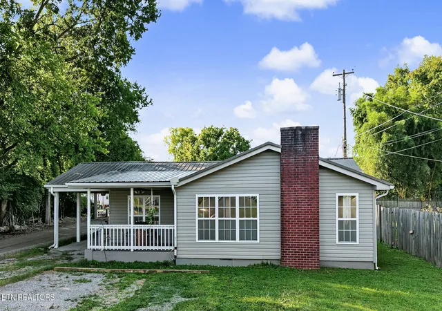 Photo 1 of Sale Pending at 106 Carter Dr, Maryville, TN 37801 | MLS# 1354348 | Listing updated on 2026-09-05