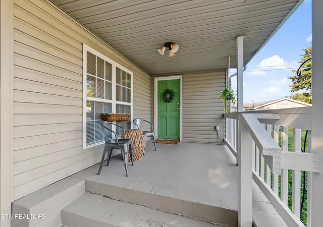 Photo 2 of Sale Pending at 106 Carter Dr, Maryville, TN 37801 | MLS# 1354348 | Listing updated on 2026-09-05