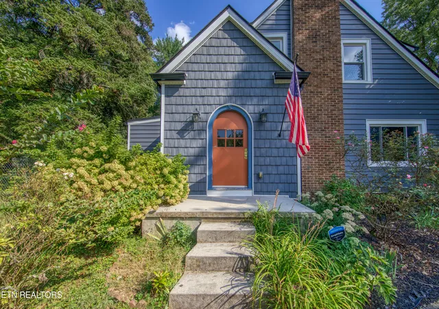 Photo 2 of Single family home for sale at 2624 Delrose Dr, Knoxville, TN 37914 | MLS# 1354333 | Listing updated on 2026-09-04