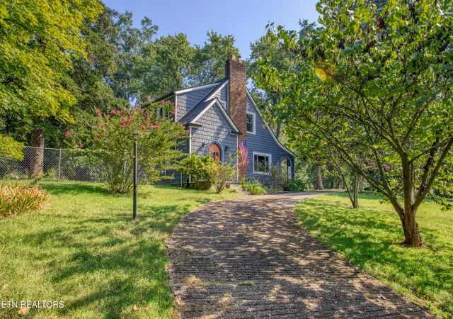 Photo 4 of Single family home for sale at 2624 Delrose Dr, Knoxville, TN 37914 | MLS# 1354333 | Listing updated on 2026-09-04