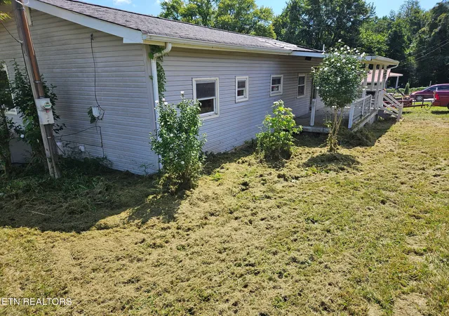 Photo 1 of Single family home for sale at 145 Crabtree Ln, Caryville, TN 37714 | MLS# 1354338 | Listing updated on 2026-09-04