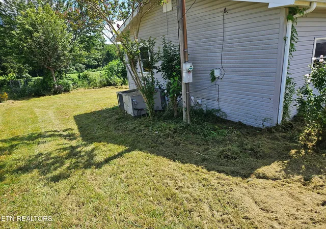 Photo 2 of Single family home for sale at 145 Crabtree Ln, Caryville, TN 37714 | MLS# 1354338 | Listing updated on 2026-09-04