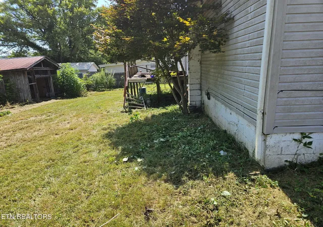 Photo 3 of Single family home for sale at 145 Crabtree Ln, Caryville, TN 37714 | MLS# 1354338 | Listing updated on 2026-09-04