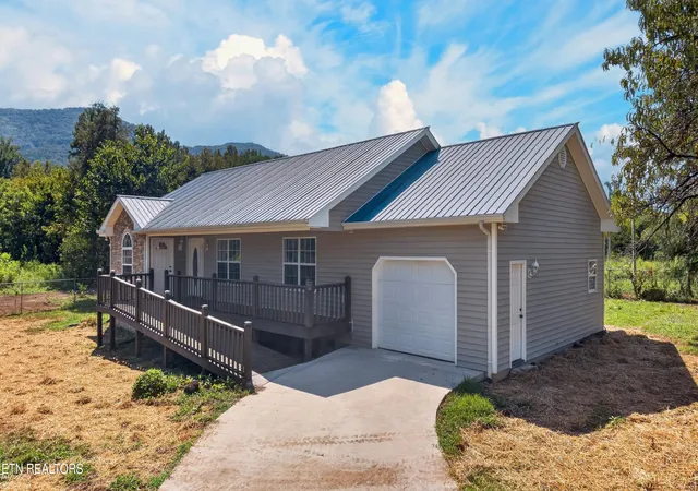 Photo 1 of Single family home for sale at 3806 Holders Grv Rd, Cosby, TN 37722 | MLS# 1354618 | Listing updated on 2026-09-14