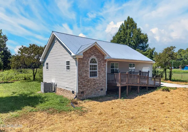 Photo 3 of Single family home for sale at 3806 Holders Grv Rd, Cosby, TN 37722 | MLS# 1354618 | Listing updated on 2026-09-14