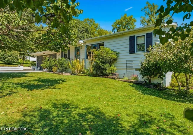 Photo 2 of Sale Pending at 4607 Josephine Rd, Knoxville, TN 37918 | MLS# 1354638 | Listing updated on 2026-09-15