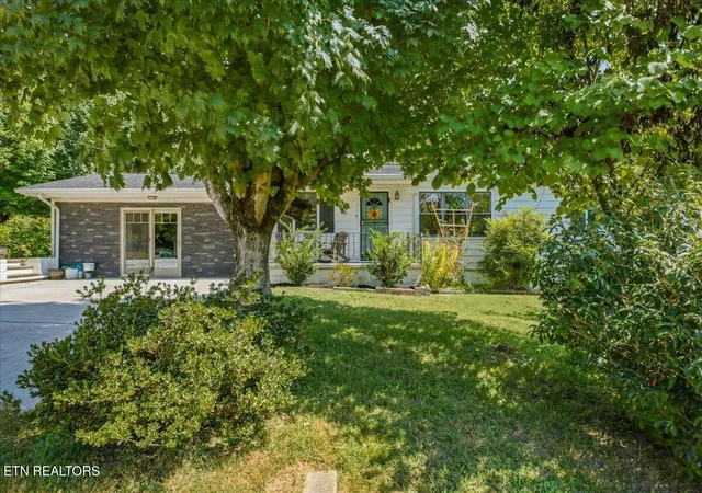 Photo 3 of Sale Pending at 4607 Josephine Rd, Knoxville, TN 37918 | MLS# 1354638 | Listing updated on 2026-09-15
