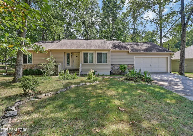 Photo 1 of Sale Pending at 105 Anglewood Dr, Crossville, TN 38558 | MLS# 1354422 | Listing updated on 2026-09-09