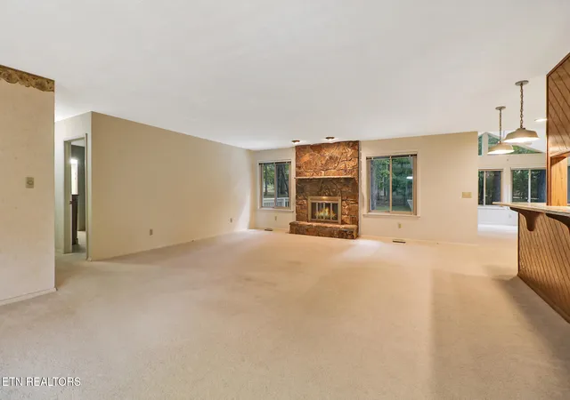 Photo 2 of Sale Pending at 105 Anglewood Dr, Crossville, TN 38558 | MLS# 1354422 | Listing updated on 2026-09-09
