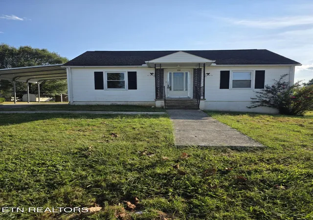 Photo 1 of Single family home for sale at 404 E 4th Street, La Follette, TN 37766 | MLS# 1354535 | Listing updated on 2026-09-10
