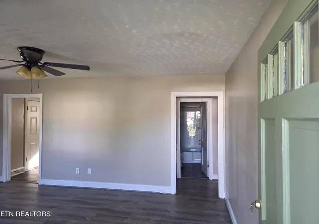 Photo 3 of Single family home for sale at 404 E 4th Street, La Follette, TN 37766 | MLS# 1354535 | Listing updated on 2026-09-10