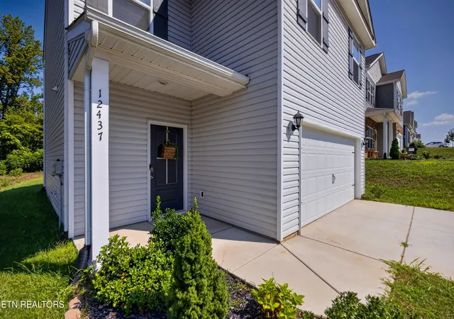 Photo 3 of Sale Pending at 12437 Hatmaker Ln, Knoxville, TN 37932 | MLS# 1354360 | Listing updated on 2026-09-10