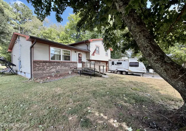 Photo 2 of Single family home for sale at 7900 Quail Run Rd, Knoxville, TN 37938 | MLS# 1354497 | Listing updated on 2026-09-04