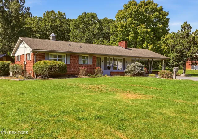 Photo 2 of Single family home for sale at 717 Kimberlin Hts Rd, Kimberlin Heights, TN 37920 | MLS# 1354732 | Listing updated on 2026-09-10