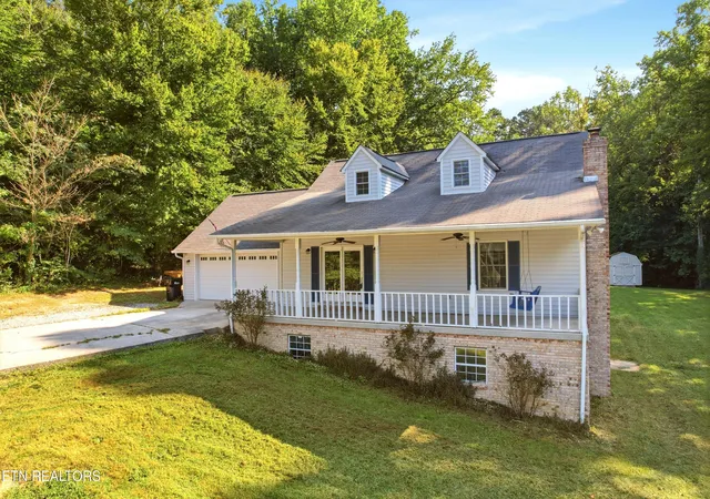 Photo 2 of Sale Pending at 923 Marlow Cir, Clinton, TN 37716 | MLS# 1354651 | Listing updated on 2026-10-02