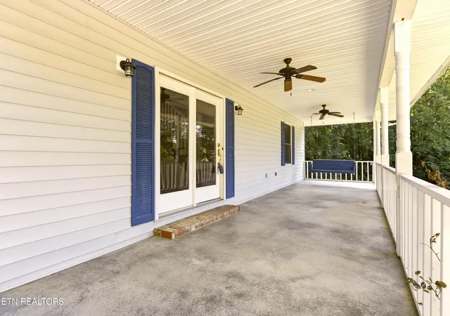Photo 3 of Sale Pending at 923 Marlow Cir, Clinton, TN 37716 | MLS# 1354651 | Listing updated on 2026-10-02