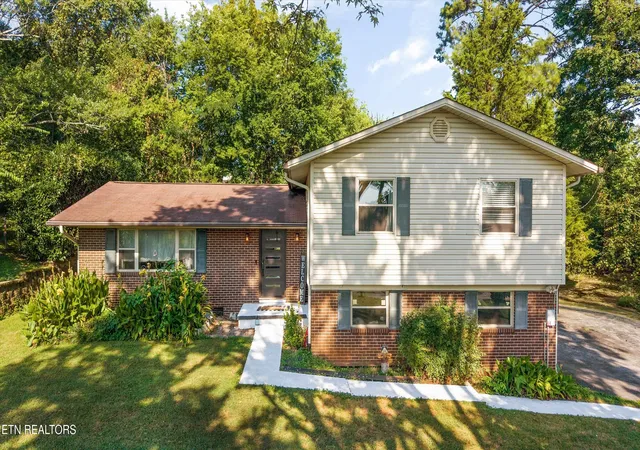 Single family home for sale at 717 Schenley Rd, Knoxville, TN 37923 | MLS# 1354500