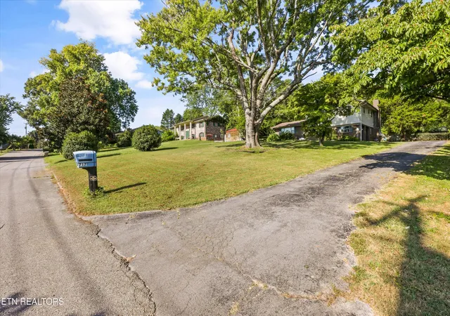 Photo 3 of Single family home for sale at 717 Schenley Rd, Knoxville, TN 37923 | MLS# 1354500 | Listing updated on 2026-09-13