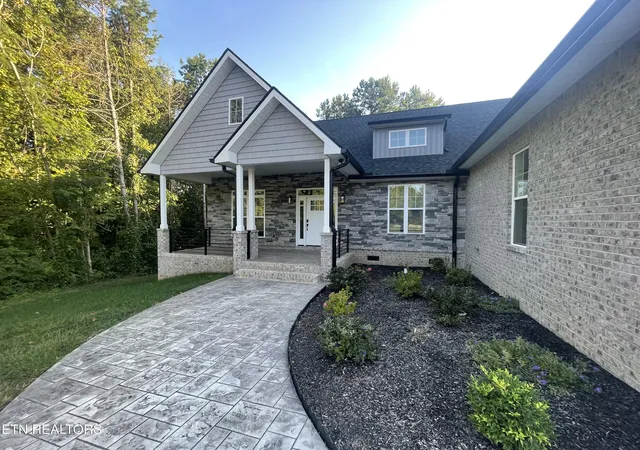 Photo 2 of Single family home for sale at 126 Utsesti Way, Loudon, TN 37774 | MLS# 1354435 | Listing updated on 2026-09-30