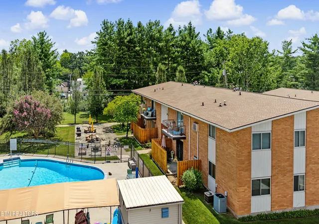 Photo 1 of Sale Pending at 3104 N Broadway St #B16, Knoxville, TN 37917 | MLS# 1354536 | Listing updated on 2026-09-18