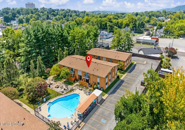Photo 2 of Sale Pending at 3104 N Broadway St #B16, Knoxville, TN 37917 | MLS# 1354536 | Listing updated on 2026-09-18