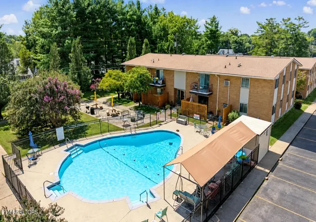 Photo 3 of Sale Pending at 3104 N Broadway St #B16, Knoxville, TN 37917 | MLS# 1354536 | Listing updated on 2026-09-18