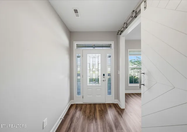 Photo 3 of Single family home for sale at 1664 Hickory Reserve Rd, Knoxville, TN 37932 | MLS# 1354509 | Listing updated on 2026-09-10
